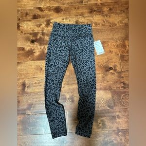NWT - Salutation tights